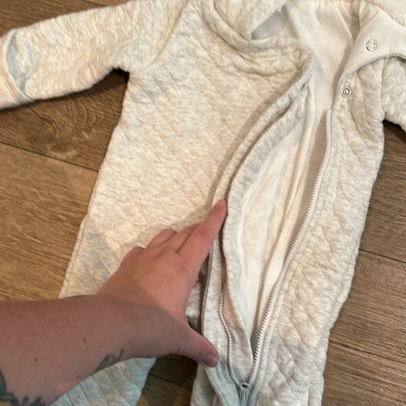 CARTERS BABY WINTER COVERALL SIZE 6 MONTHS - Picture 6 of 8